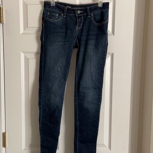 Woman’s skinny jeans